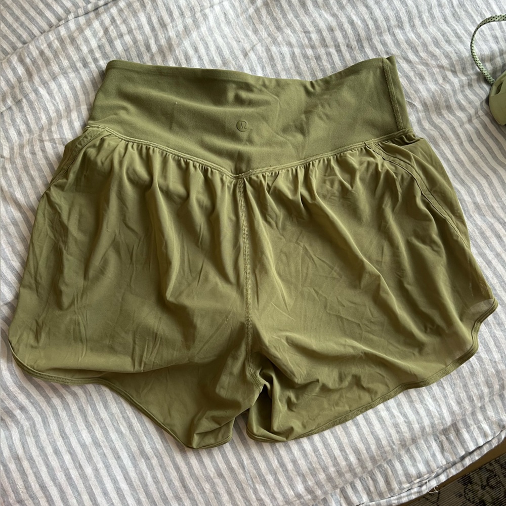 Lululemon Mesh lined shorts